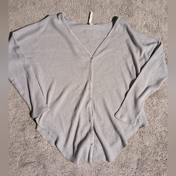 The Group By Babaton Tie Front Thermal Long Sleeve size Small - Picture 2 of 3